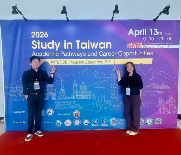 Representatives of the INTENSE Program in Vietnam Attend the INTENSE Program Education Fair in Manila